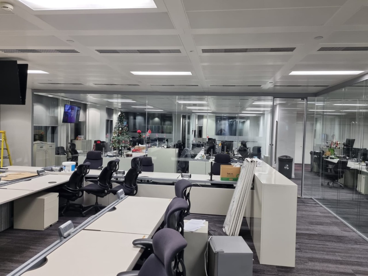 Cost-Effective-High-Quality-Glass-Partitioning-for-Offices-and-Buildings